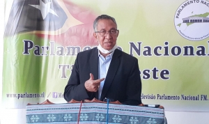 Prezidente Parlamentu Nasional, Arao Noe de Jesus Amaral, ko&#039;alia ba jornalista sira iha Uma Fukun Timor nian (20/4)